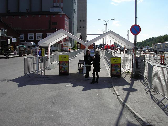 CB001.JPG