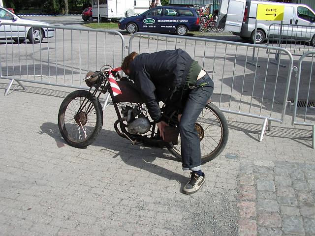 CB006.JPG