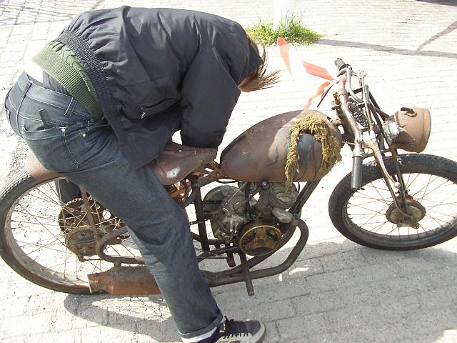 CB007.JPG